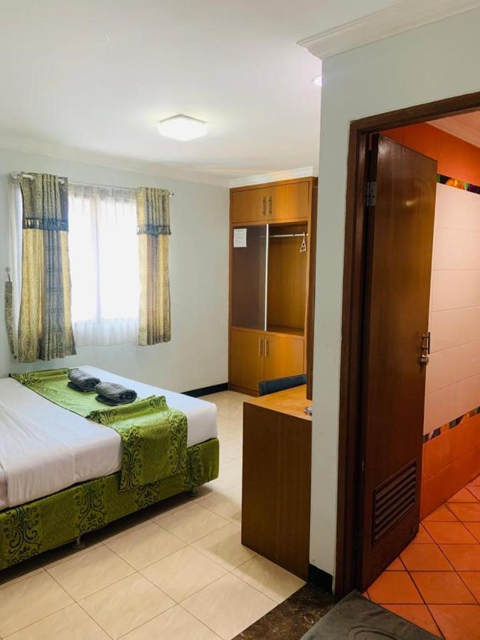 Karsa Utama Hotel Jakarta Extérieur photo