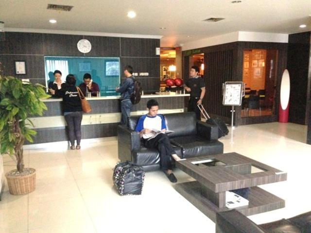 Karsa Utama Hotel Jakarta Extérieur photo